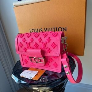 LOUIS VUITTON MINI DAUPHINE FLUORESCENT PINK